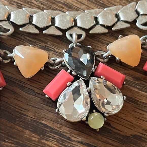 NWOT Stella & Dot Silver and Pink Statement Necklace - Picture 3 of 6